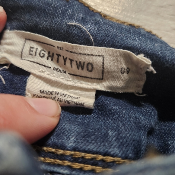 7|$30 EightyTwo Denims - Picture 4 of 4